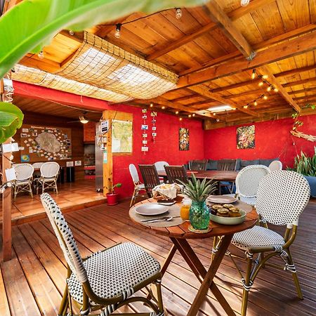 Les Baroudeurs Hostel Saint Pierre Zewnętrze zdjęcie