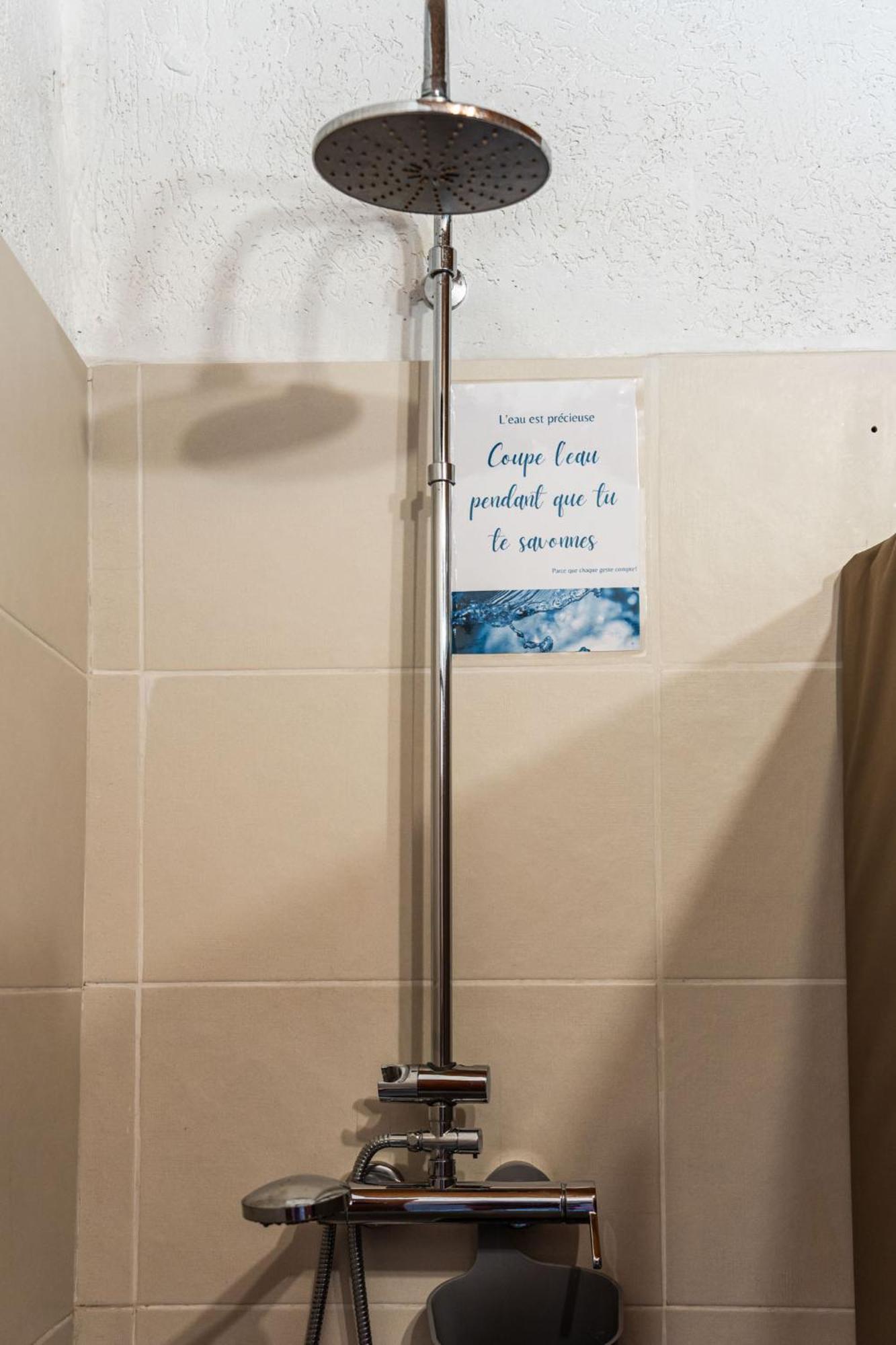 Les Baroudeurs Hostel Saint Pierre Zewnętrze zdjęcie