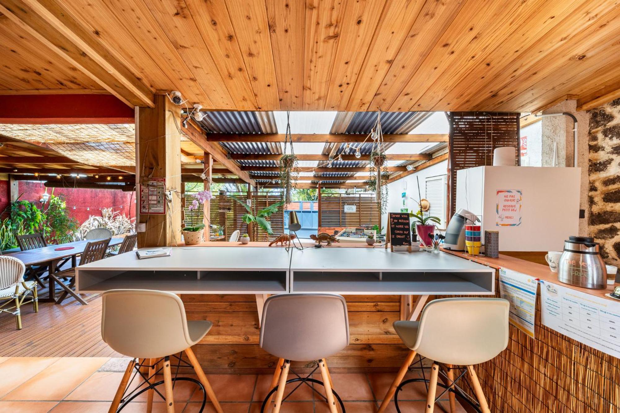 Les Baroudeurs Hostel Saint Pierre Zewnętrze zdjęcie