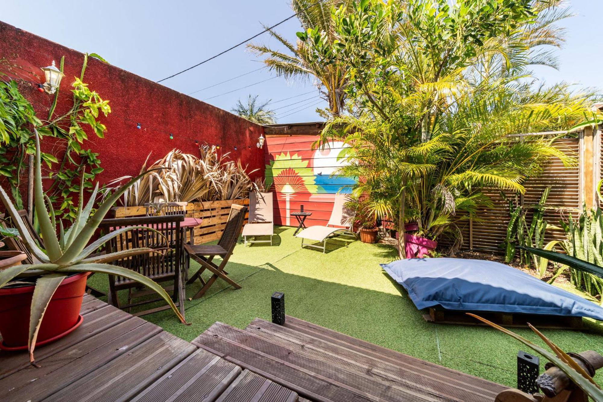 Les Baroudeurs Hostel Saint Pierre Zewnętrze zdjęcie