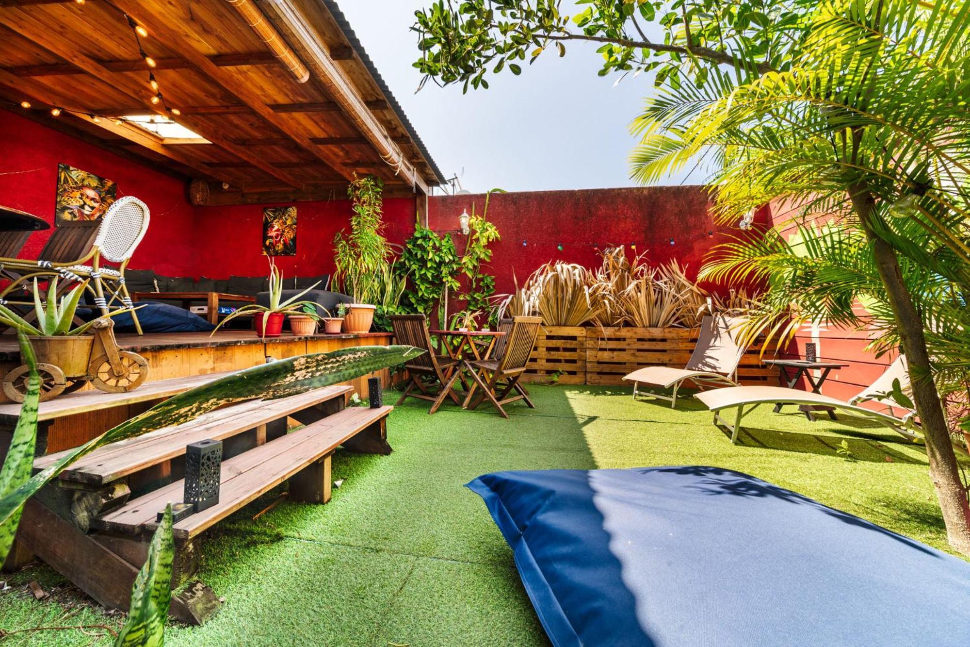 Les Baroudeurs Hostel Saint Pierre Zewnętrze zdjęcie